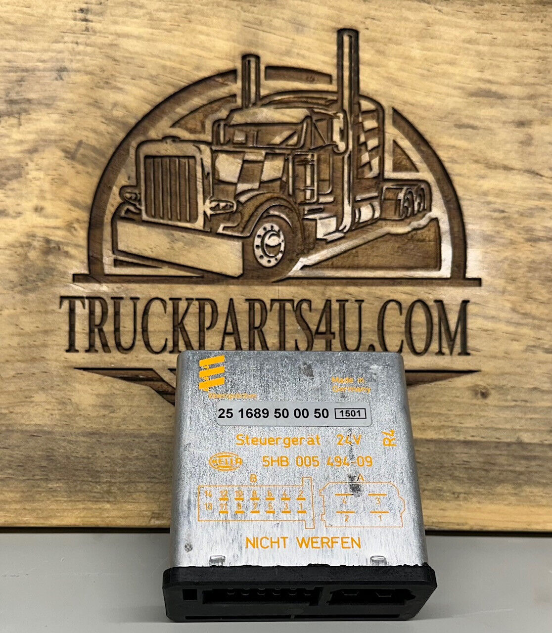 25-1689-50-00-50 HELLA CONTROL UNIT. 251689500050. D977071803 DYNAPAC *NEW